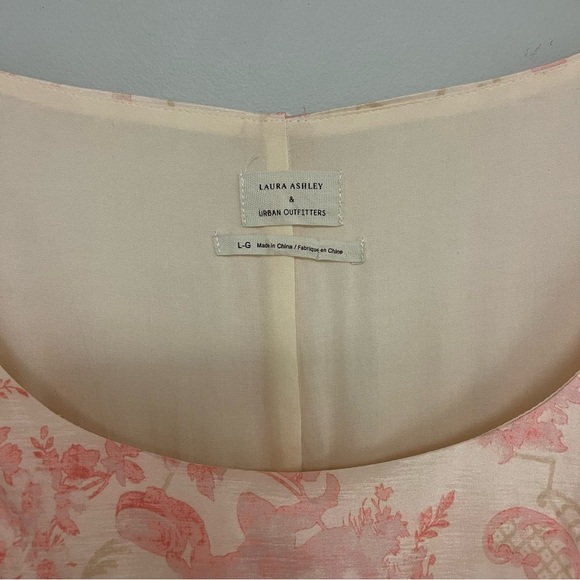 Laura Ashley x  Urban Outfitters Puff Sleeve Dress Size Large‎ Cream Pink Floral - Picture 12 of 14